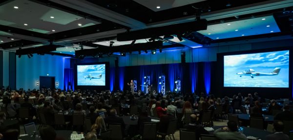 Informations utiles pour les organisateurs qui engagent un conférencier et qui organisent une conférence