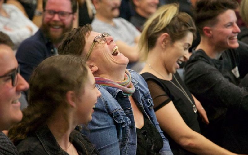 Jasmin Bergeron WOW! Bilingue Drôle 001